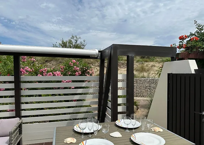 N47 Luxe Port Nature 1 Village Naturiste * Agde